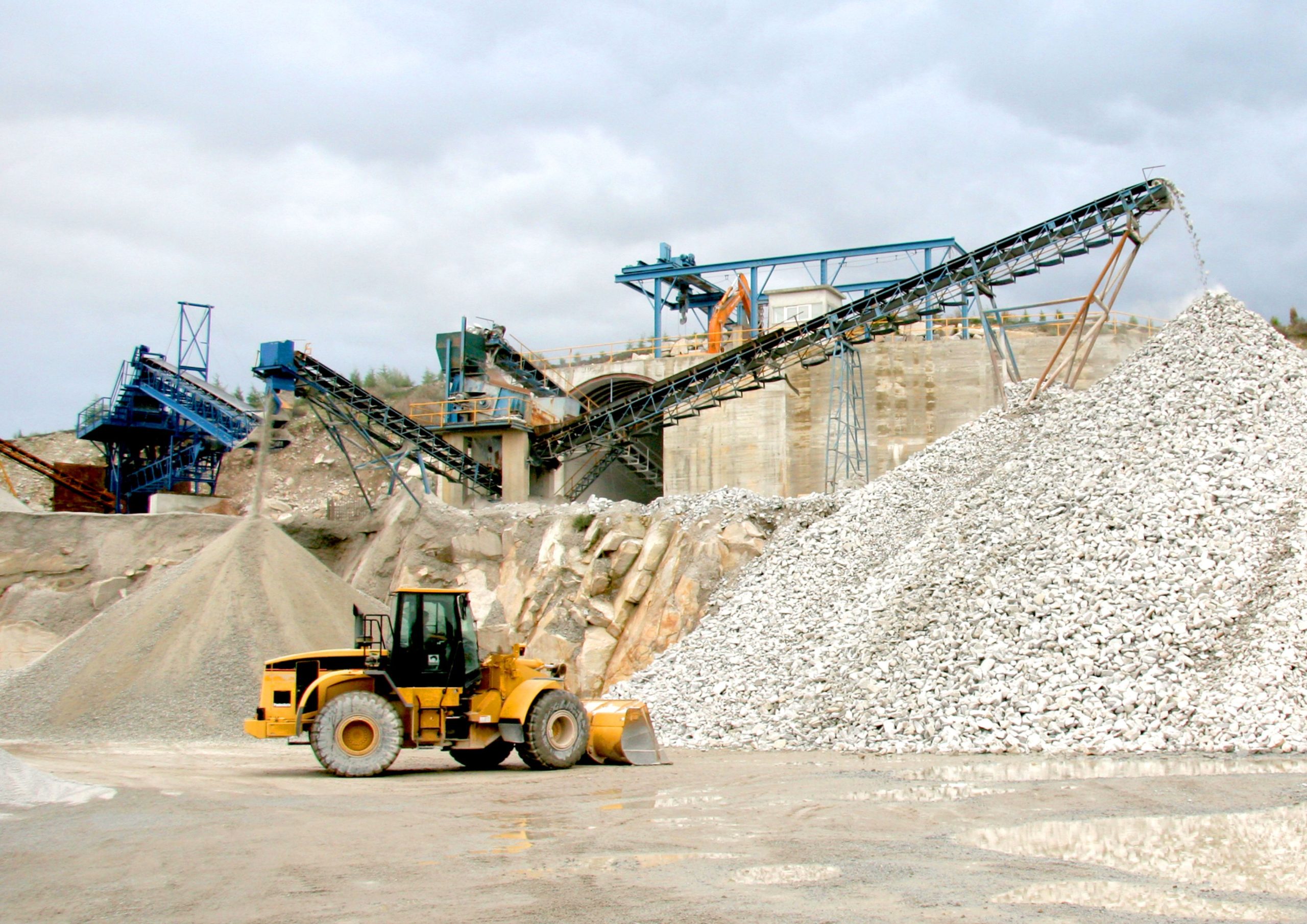 Quarry equipment operators using TARMOR maintenance systems to improve reliability and prevent downtime across crushers, conveyors, and heavy material‑handling machinery